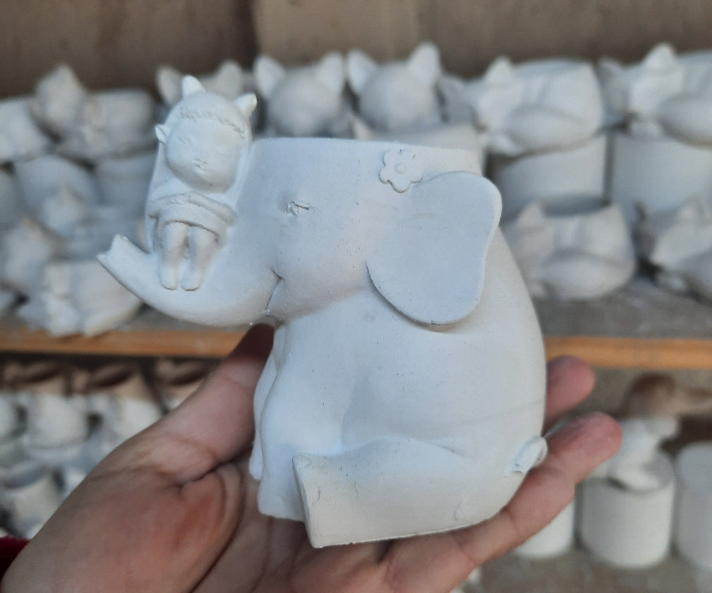 Maceta elefante niña (146)