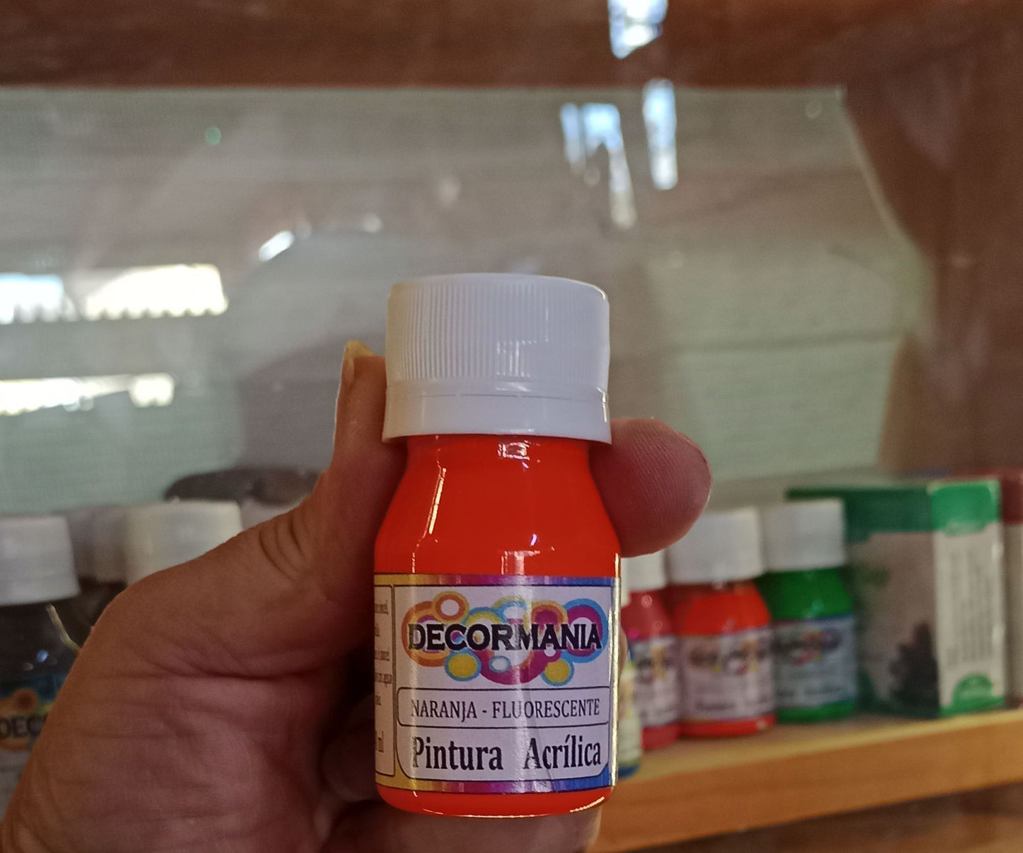 Pintura acrílica naranja fluorescente