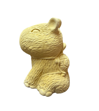 Capibara mochila tortuga. 30 cm alto x 20 cm ancho.