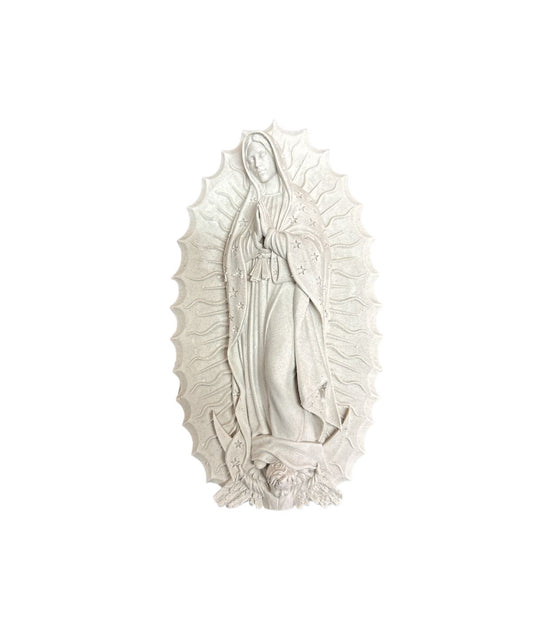 Virgen de Guadalupe (919) 15 cm alto x 8 cm ancho.