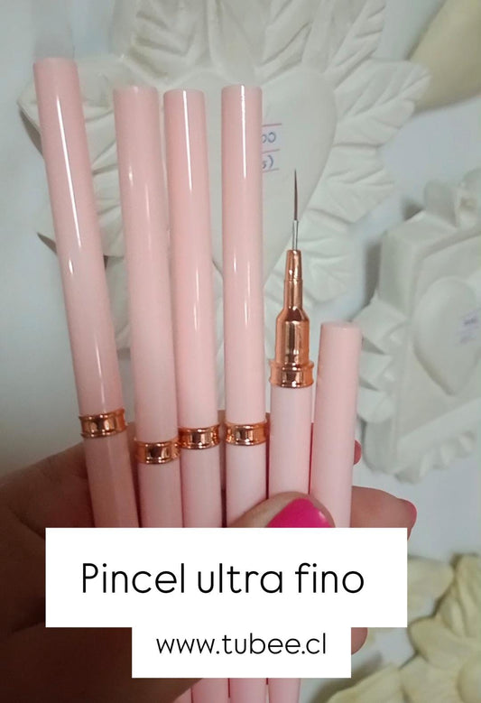 Pincel con tapa punta fina