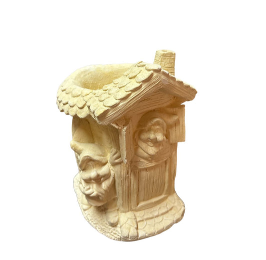 Maceta duendes. 23cm alto x 19 ancho