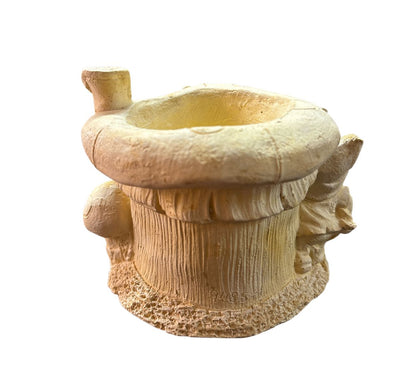 Maceta duende. 13 cm alto  x 16 cm ancho