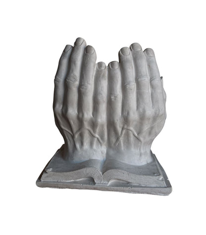 Última cena en mano. 13 cm ancho x 16 cm alto