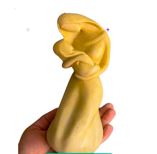 Mujer con bebé (722)