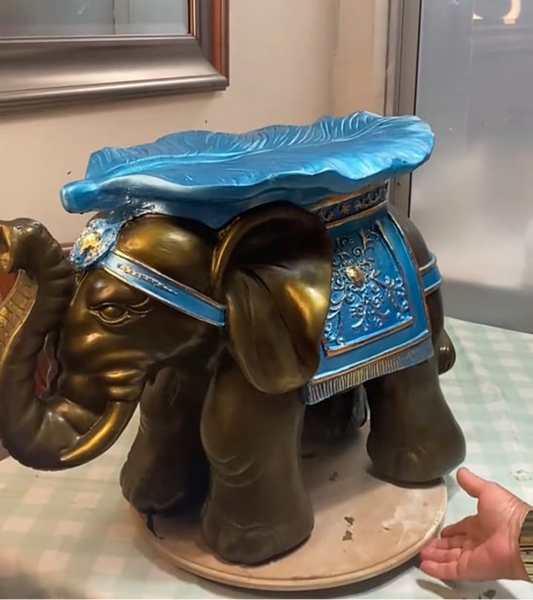 Elefante indú pintado a mano