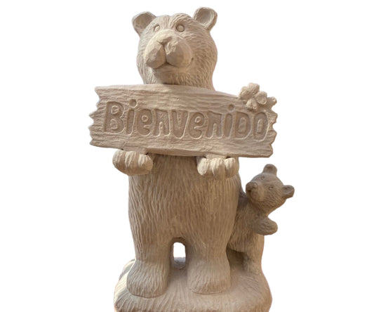 Oso Bienvenido con cartel (ziña)