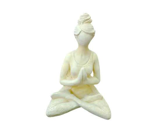 Mujer yoga (ziña)