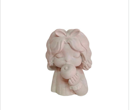 Maceta niña con manzana (631)