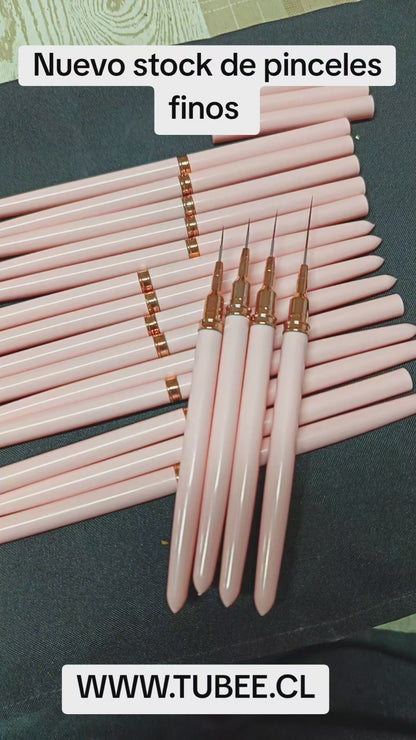 Pincel con tapa punta fina