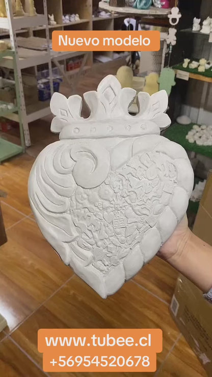 Corazón milagro con corona (727)