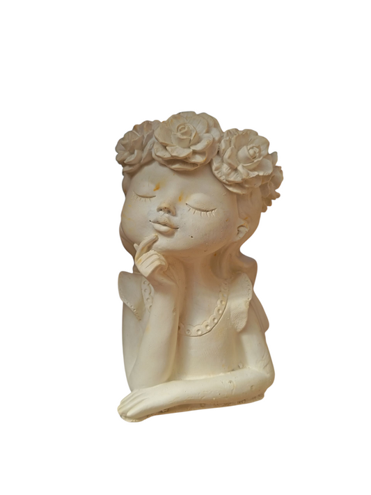 Niña corona de flores pensativa 15 cm alto x 12 cm ancho