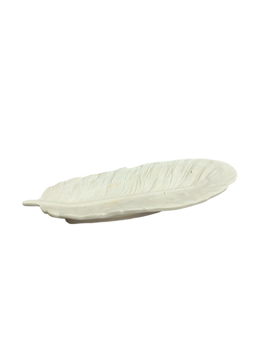 Pluma decorativa 23 cm largo x 7,5 cm ancho.